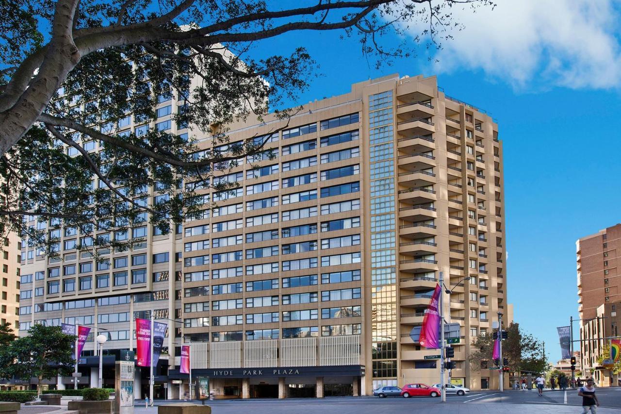 Studio With Balcony At College St Sydney Luaran gambar