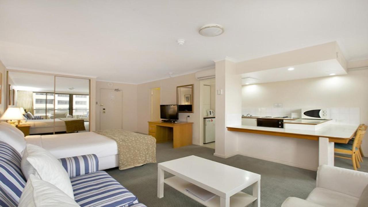 Studio With Balcony At College St Sydney Luaran gambar